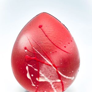 Œuf de Pâques artistique rouge peint à la main